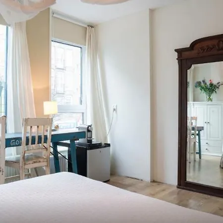 Trendy Vondel Retreat Apartment *